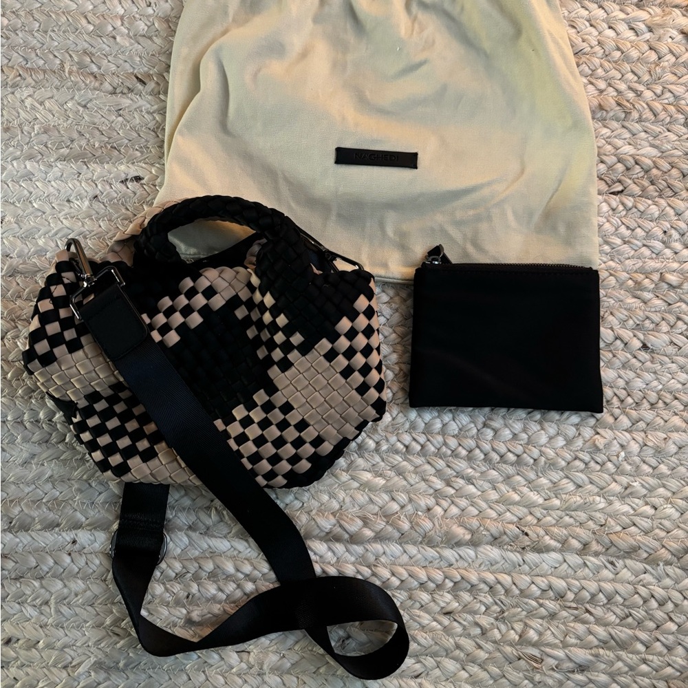 Naghedi Tote